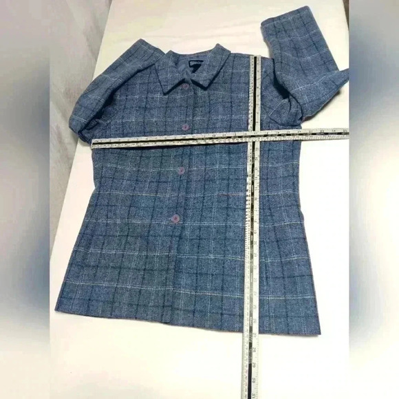 Lands End 💯 Wool ladies Blue plaid Blazer. Size 16 - Picture 3 of 9